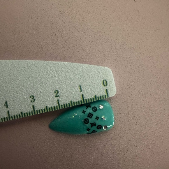 Louis Vuitton Designer Nails - Picture 6 of 6